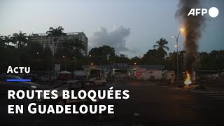 Grève illimitée en Guadeloupe: des barrages installés sur les routes | AFP