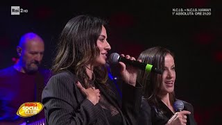 Paola & Chiara cantano 
