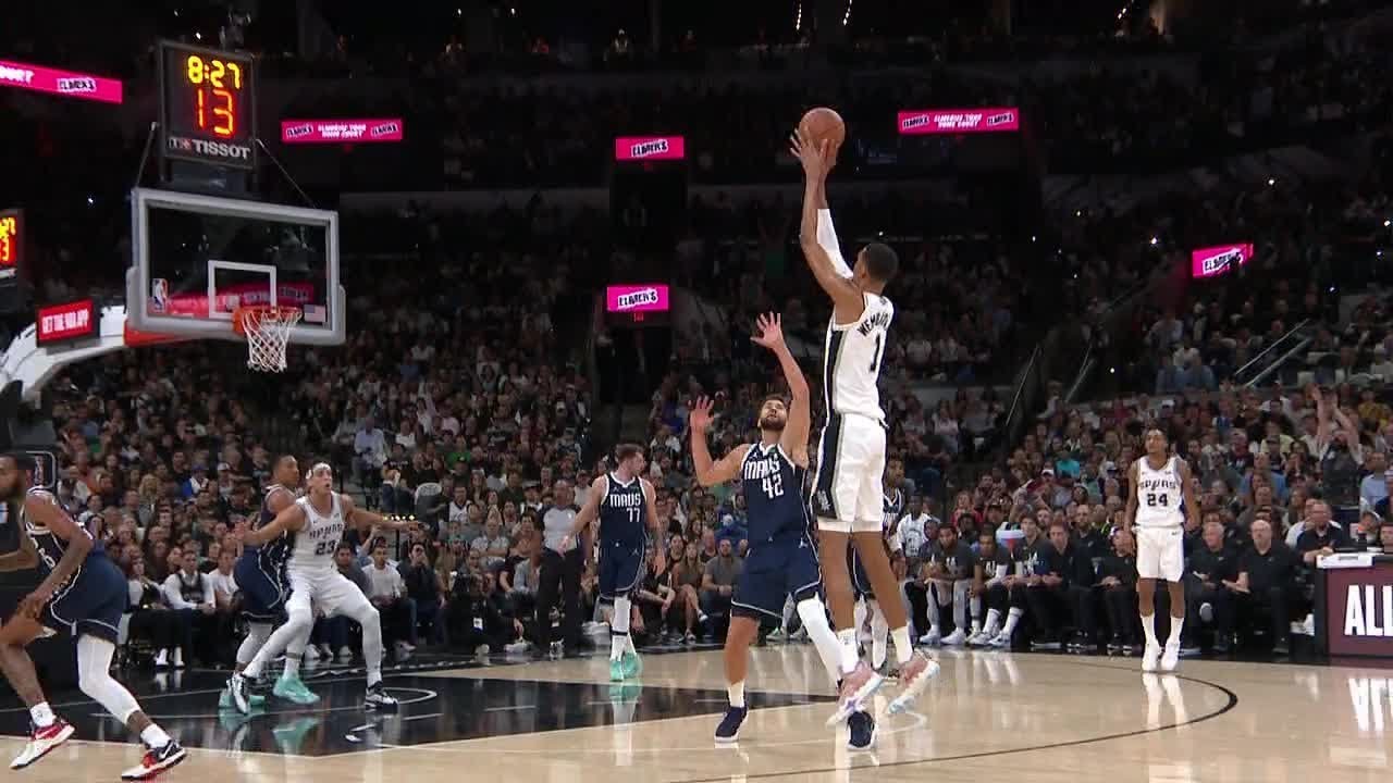 Victor Wembanyama Scores His First Official NBA Bucket!