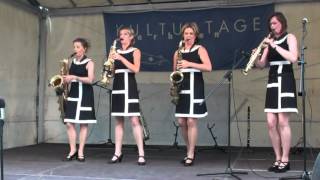 Das Saxophonquartett Sistergold spielt A Klezmer wedding
