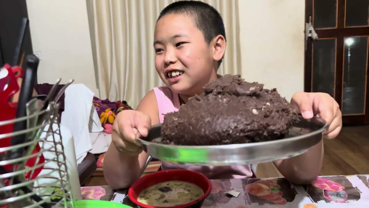 མོན་གྱིས་ཚུ་ར་ཚལ་མ་དང་པག་ཟན།།Dinnerརེད🍚