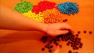 Как сделать бабочку из M&M's эмемдемс. Видео для детей.Butterfly from M&Ms. Video for kids.(Собираем разноцветную яркую бабочку из M&M's, эмемдемс. Раскраска. Видео для детей.Butterfly from M&M's. Video for kids., 2016-02-24T21:47:03.000Z)