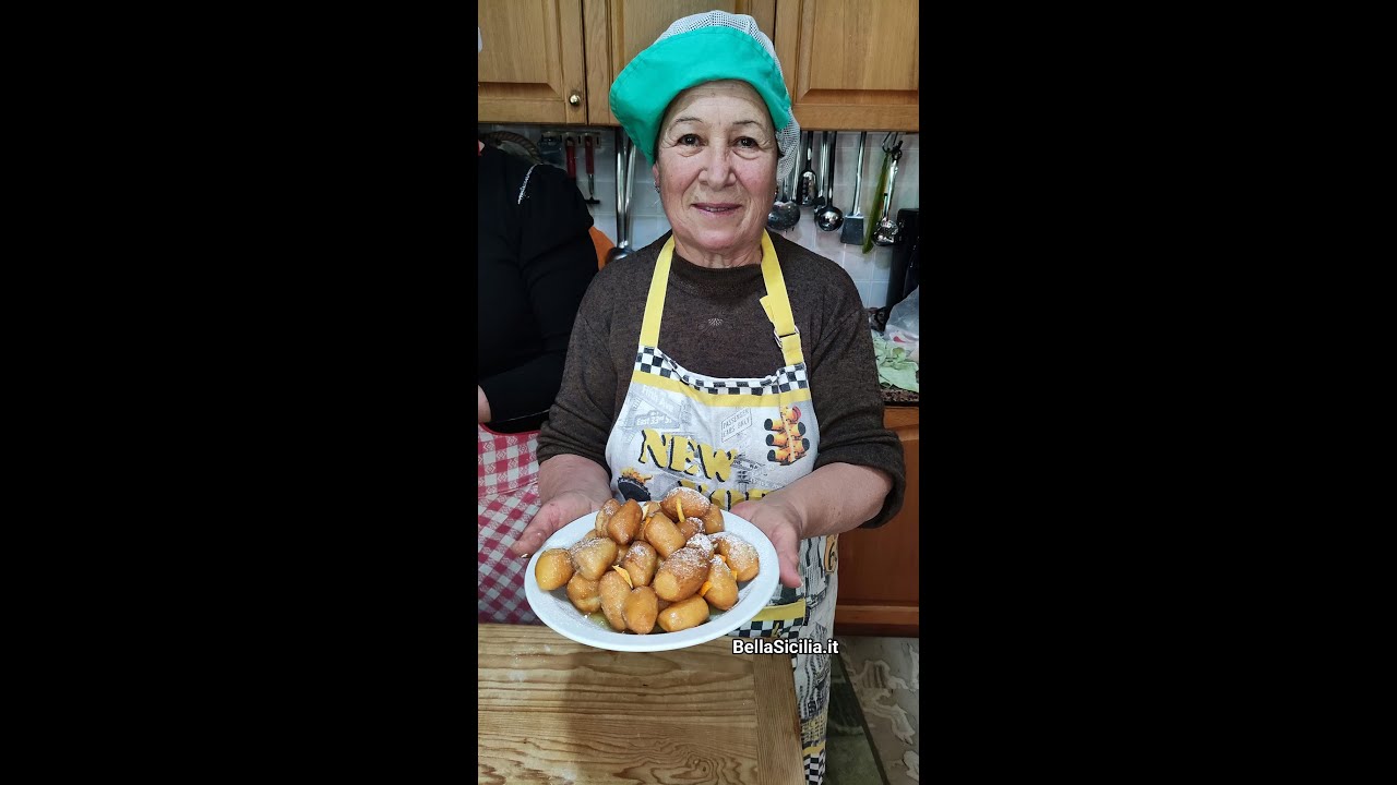 Pignolata siciliana al miele