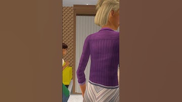 Woehoe in de kleedkamer | De Sims 2 #shorts #thesims2 #thesims4 #sims2 #sims4