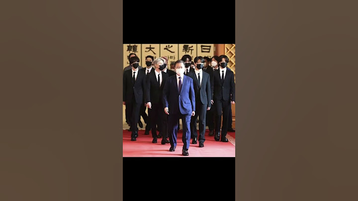 Bts with South Korea president💜🤍💝
