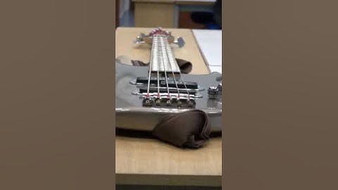 Super Slow Motion Bass Guitar String Pluck at the University of St Andrews