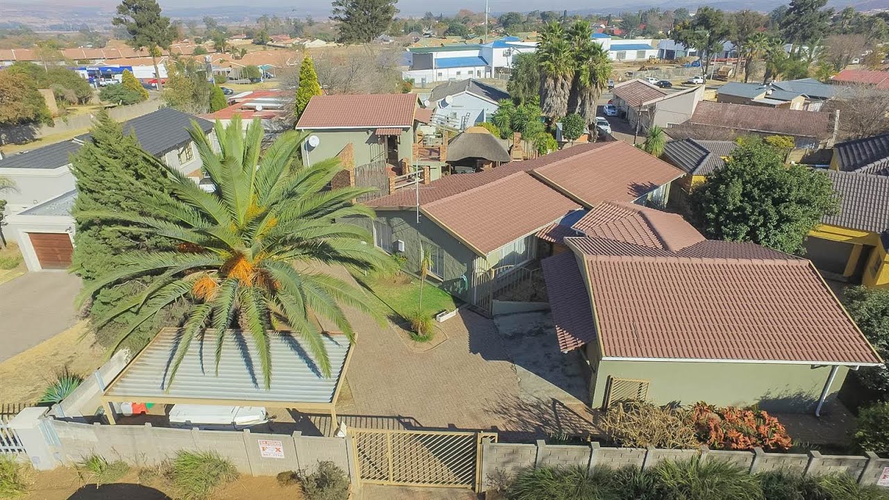 4 Bedroom House for sale in Gauteng | East Rand | Alberton | Brackendowns | 12 Bowkeria |