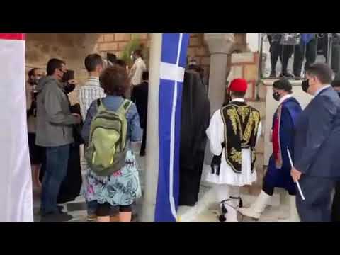 newsbomb.gr: Το Άγιο Φως μεταφέρθηκε στην Εξαρχία του Πανάγιου Τάφου στην Πλάκα