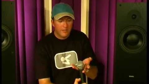 How to Beatbox Holding The Microphone TyTe
