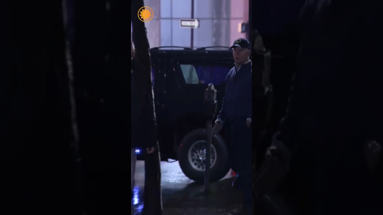 Car crashes into parked Secret Service SUV guarding Biden’s motorcade #shorts