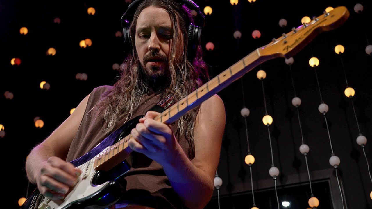 Ver Circles Around the Sun & Mikaela Davis - Moonbow (Live on KEXP) en YouTube Ver Circles Around the Sun & Mikaela Davis - Moonbow (Live on KEXP) en YouTube