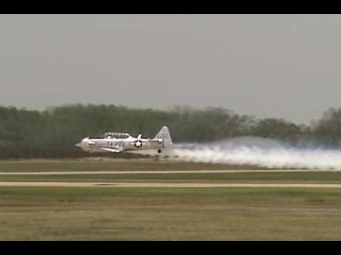 Langley AFB Airshow 2009 - Bill Leff in the T-6 Te...