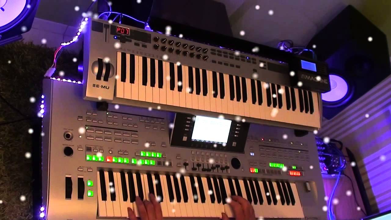 Do they know it's Christmas  Band Aid COVER played on Tyros 3