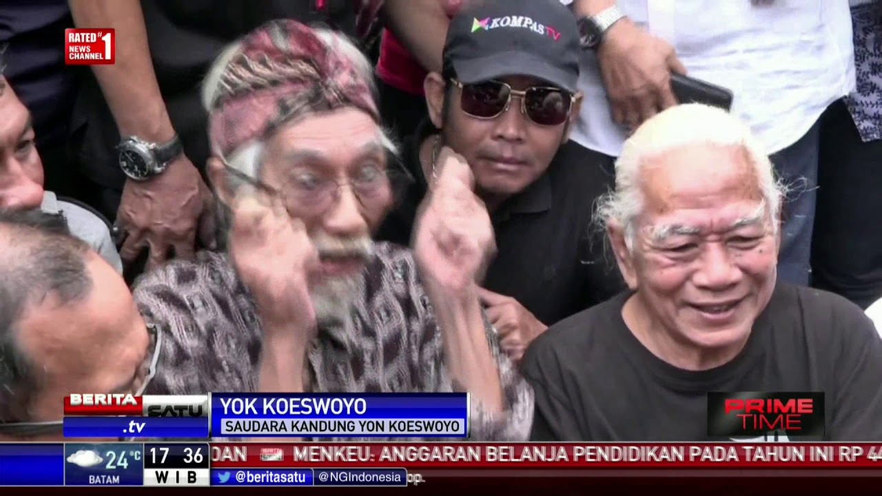 Yon Koeswoyo Dimakamkan Satu Pusara dengan Kakaknya