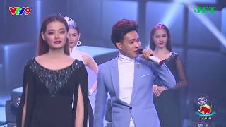 Nàng - Hồ Quang Hiếu Catwalk Ăn Ý Cùng Dàn Hoa Hậu Việt Nam