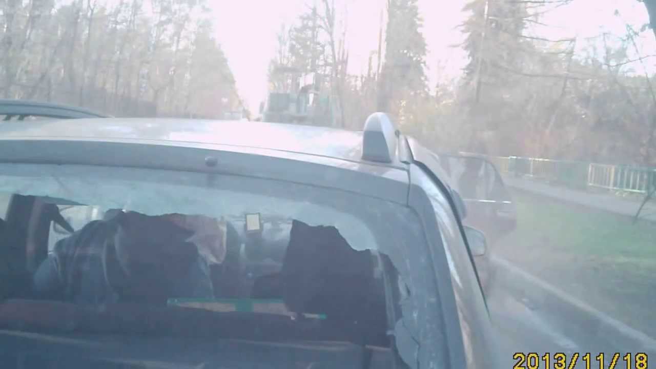 Белый ситроен авария