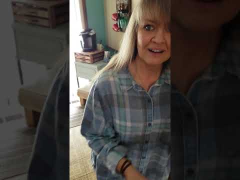 Surprising my mom with Pink tickets