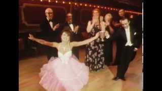 Miniatura del video "Tracey Ullman - Move Over Darling"