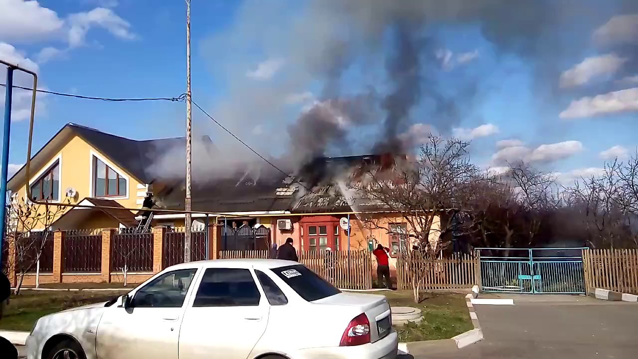 Губкин горит дом. Пожар в Губкине. Сгорел дом в Губкине. Пожар в Губкине вчера. Губкин город смерти.