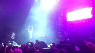 Francisca Valenzuela - Las Vegas (Festival FiiS 2013, Movistar Arena - 27-10-2013)