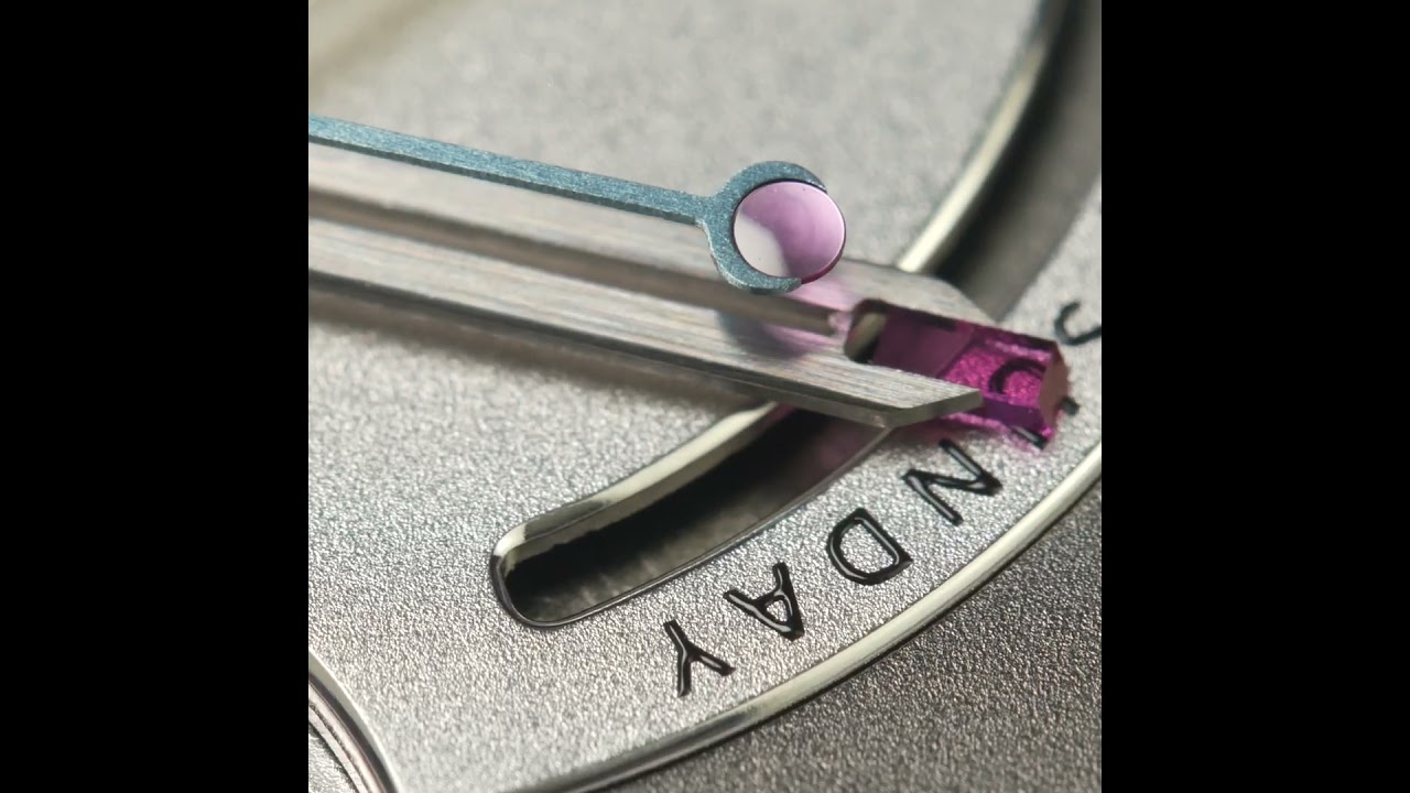 アントン・スハノフ 「クロノトープ」～ 新開発のペリフェラルローター