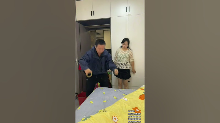 #上热门 老公在外打拼不容易，回到家本想给他一个深情的拥抱，没想到一进门就发脾气，也不知道哪里惹到他生气了！#夫妻日常搞笑 #反转剧情 #看一遍笑一遍 #佛说视频#劇情#生活#shorts
