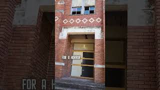 The Police Station Scenes From Jeepers Creepers Were Filmed At This Abandoned Florida School