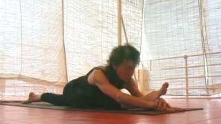 Hanumanasana