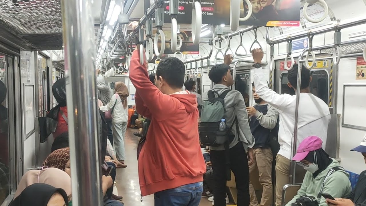 Naik KRL dari Stasiun Pasar Senen ke Stasiun Tangerang - KRL Jabodetabek