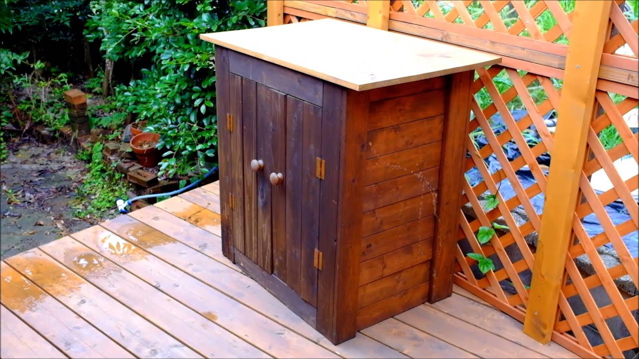 ウッドデッキで使う自作・DIYのコンロ台兼キッチン用品収納キャビネット A stove Table with Kitchengoods
