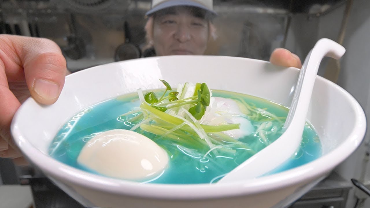 Eating Tokyo's Blue Ramen ★ ONLY in JAPAN