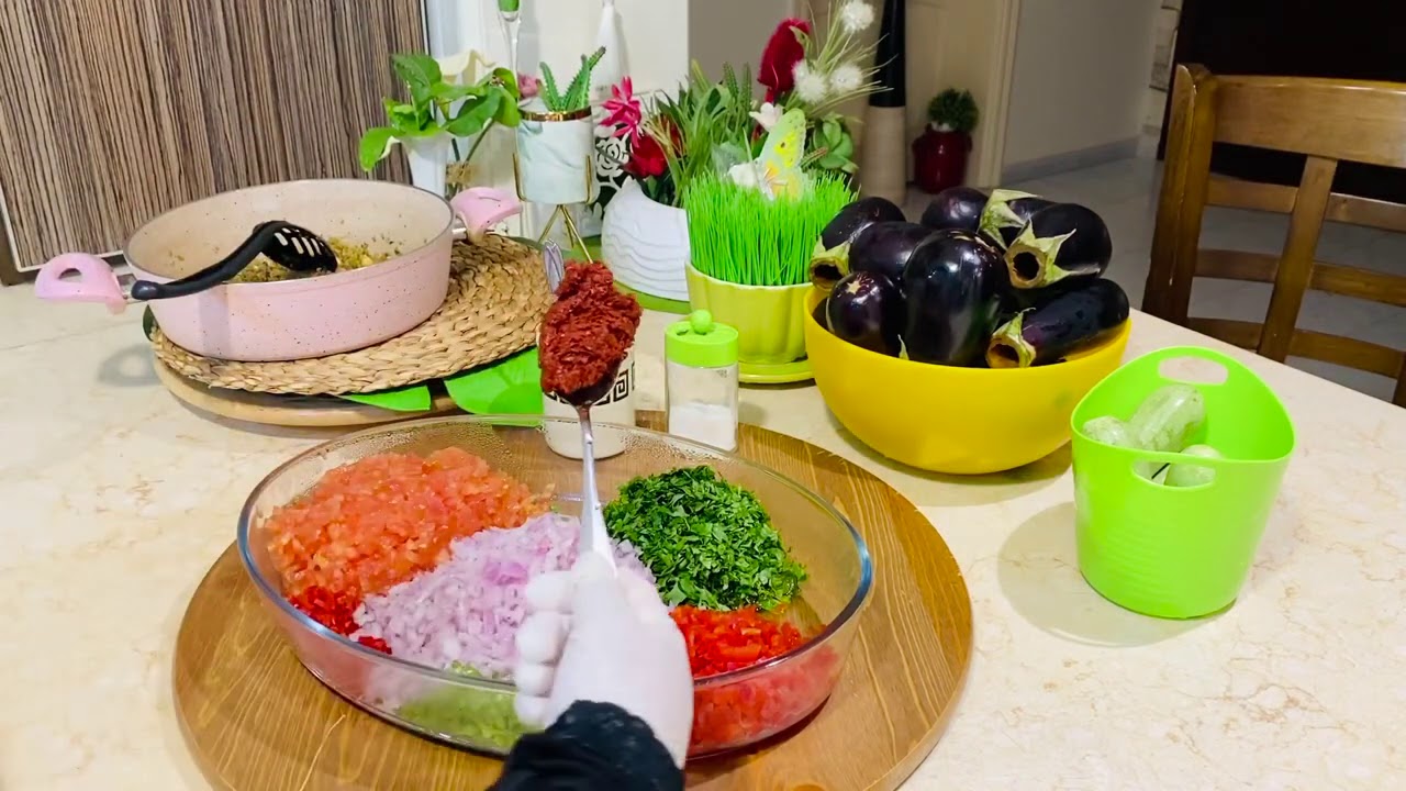 محشي البرغل والرزالحلبي وتعالو نشوف إختراع سحري لنقرالباذنجان والكوسا دلال حناوي