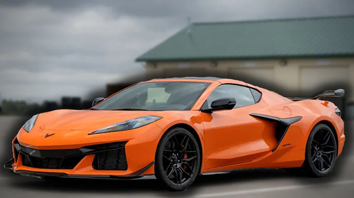 3 Reasons The C8 Z06 Is SO MUCH More Insane Than The C8 Corvette!!