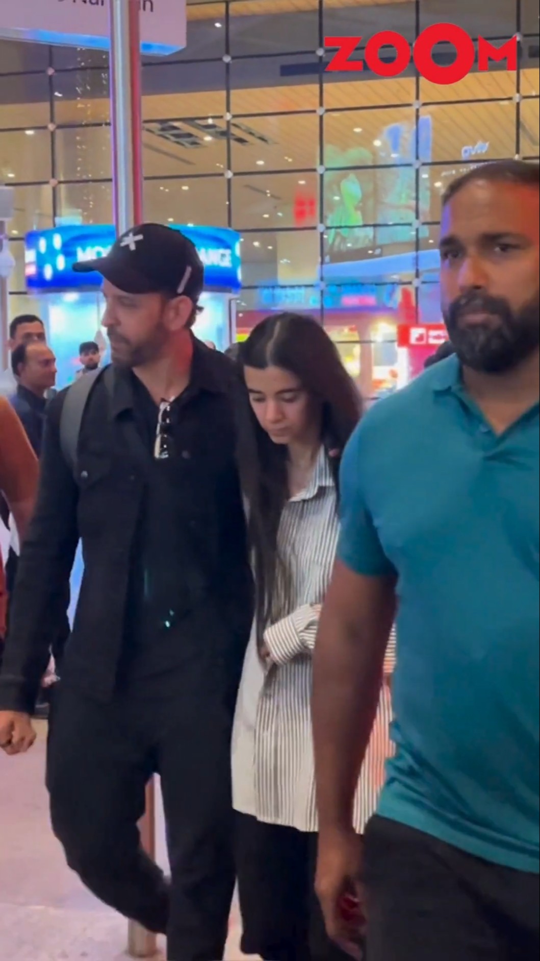 Hrithik Roshan SPOTTED with boys wrapped around GF Saba Azad #hrithikroshan #sabaazad #shorts