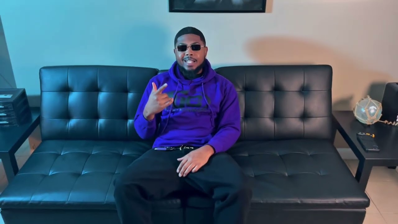 Jamal Kuron - Hatred (Studio Performance Video) auf YouTube ansehen Jamal Kuron - Hatred (Studio Performance Video) auf YouTube ansehen