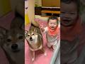 つかまり立ちと踊りを同時に覚えてしまった赤ちゃん