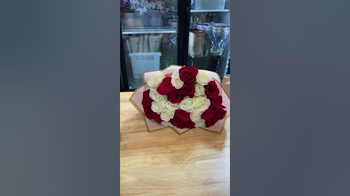 KEEPING IT REEAAALL SIMPLE with this wrap #flowers #bouquet #flowerbouquet