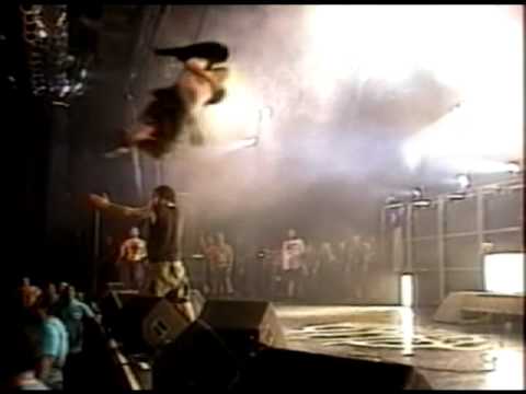 Phil Anselmo gets kick out Stage