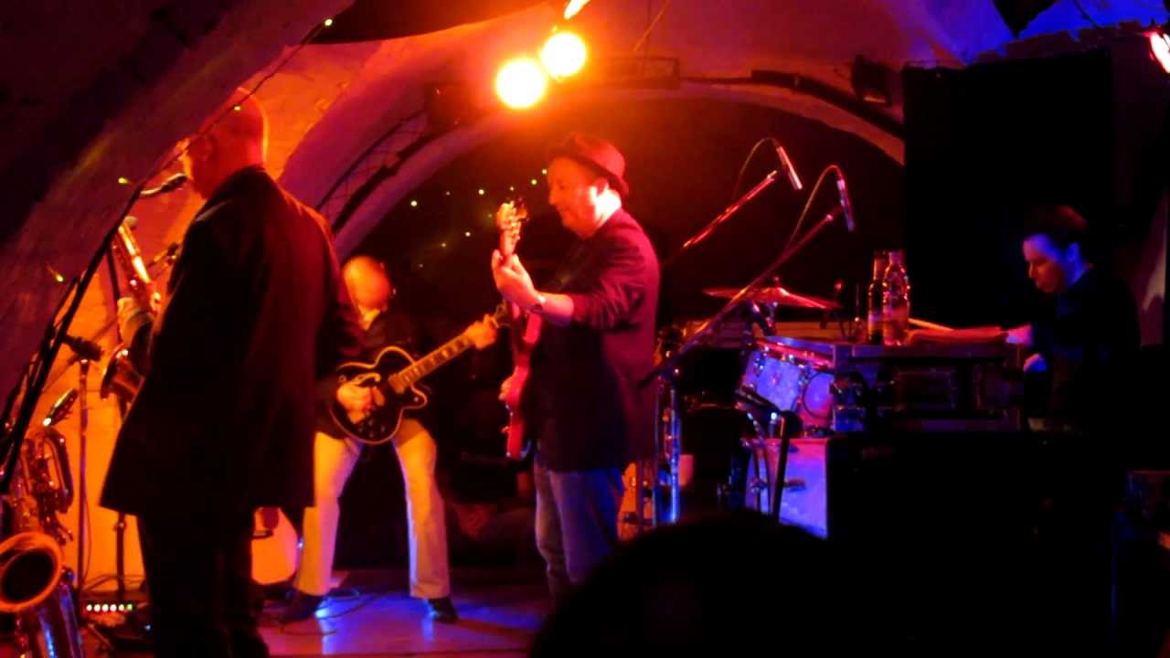 Andy Fairweather Low & The Low Riders – Wipe Out / Peter Gunn Theme – Malzhaus Plauen