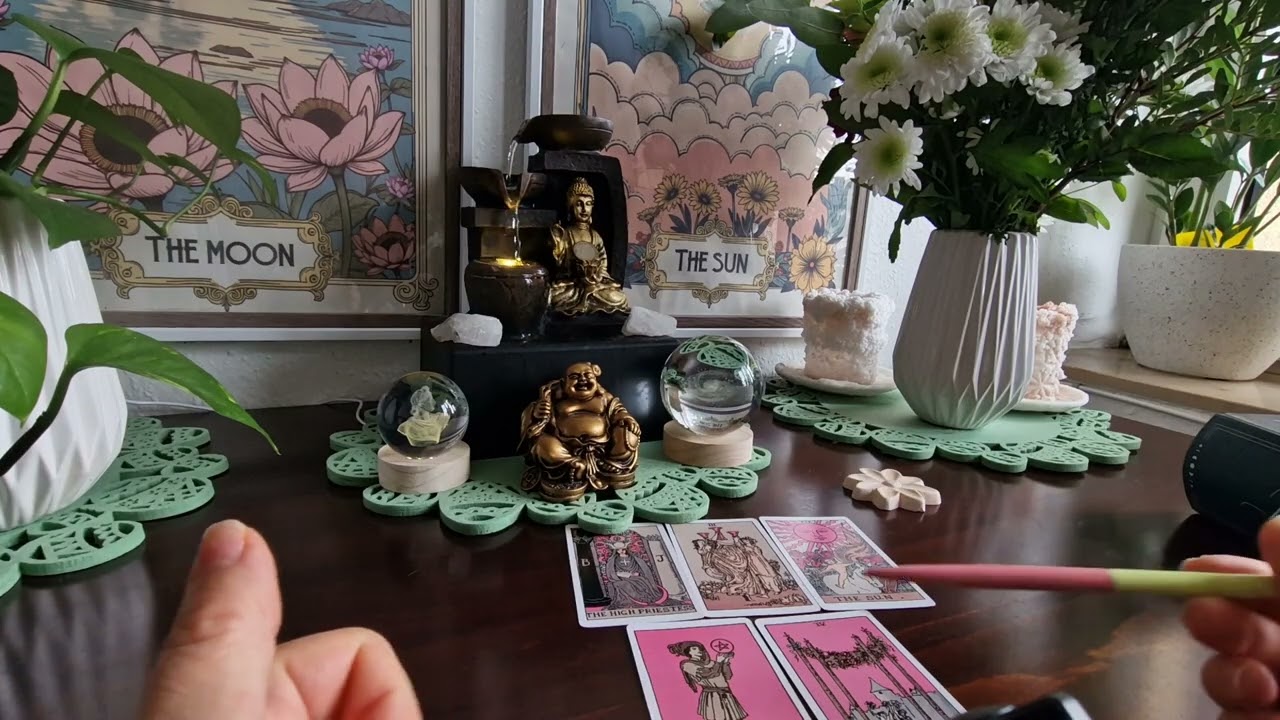 *🪐θα Κάνει το Επόμενο Βήμα ⁉️#taro_mania34 #σχέσεισ #tarotreading #ταρώ #καρμα #astrology 💫🪐🧭