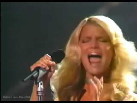 Jessica Simpson *Angels* Pepsi Smash 8/6/04