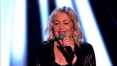Sally Barker performs 'Don't Let Me Be Misundersto...