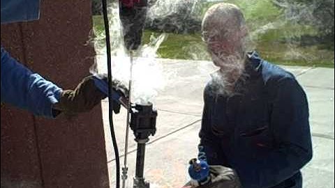 Fluizidizing gasifier experiment with bottom air feed -- pellet feed problems (part 3)