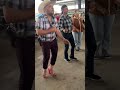 Baile en la pulga de alamo texas
