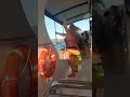 Танцы в море на катере