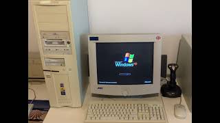 Startup of a 20 Year old Windows XP computer Resimi