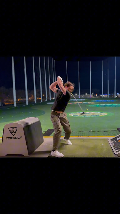 Epic TopGolf moment😱 World Long Driver borrows ball from Dan, and finds it. #golfshorts #longdrive