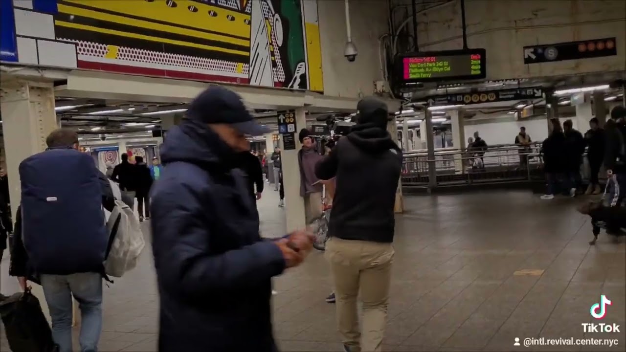 DANGEROUS NEW YORK SUBWAY!!! TIMES SQUARE NYC!!!