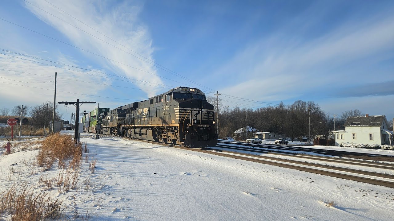 Norfolk Southern Intermodal Train in Alliance, OH 1 1 26 4K