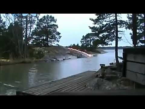 Bliksem inslag in het water -  Obia Taki